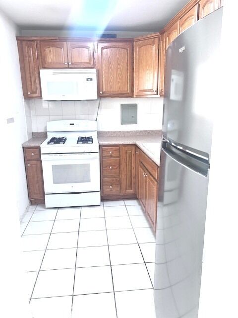 Property Photo:  1450 E 55th Place 518S  IL 60637 