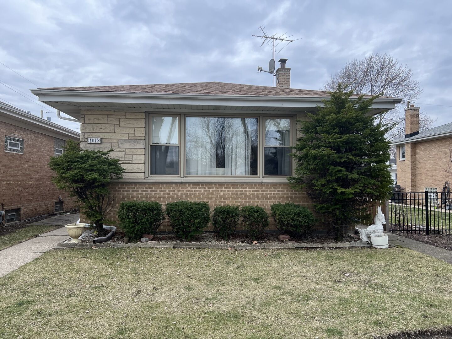 Property Photo:  7810 Tripp Avenue  IL 60076 