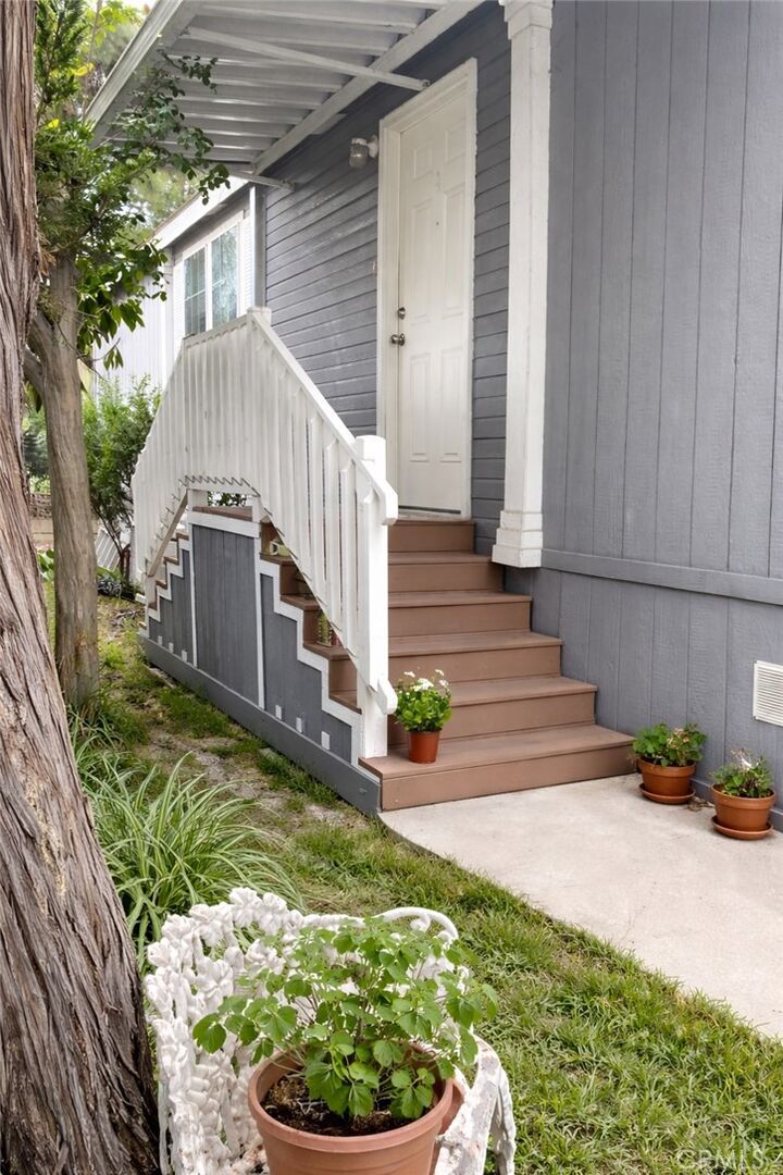 Property Photo:  4201 Topanga Canyon Boulevard 21  CA 91364 