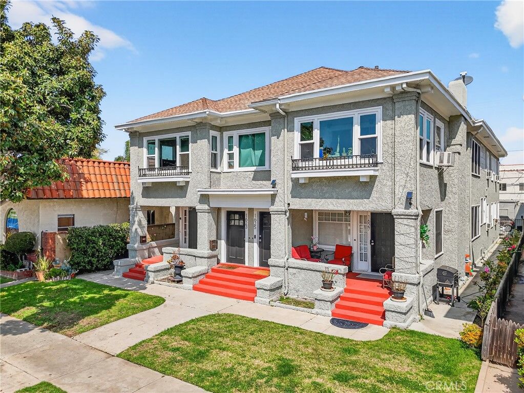 Property Photo:  1621 E 1st Street  CA 90802 