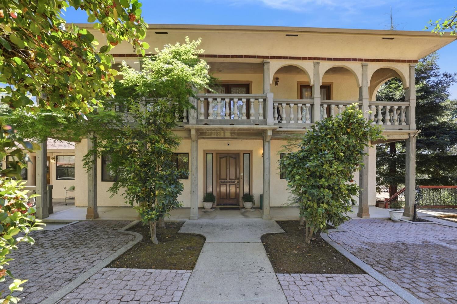 Property Photo:  808 Orange Grove Way  CA 95630 