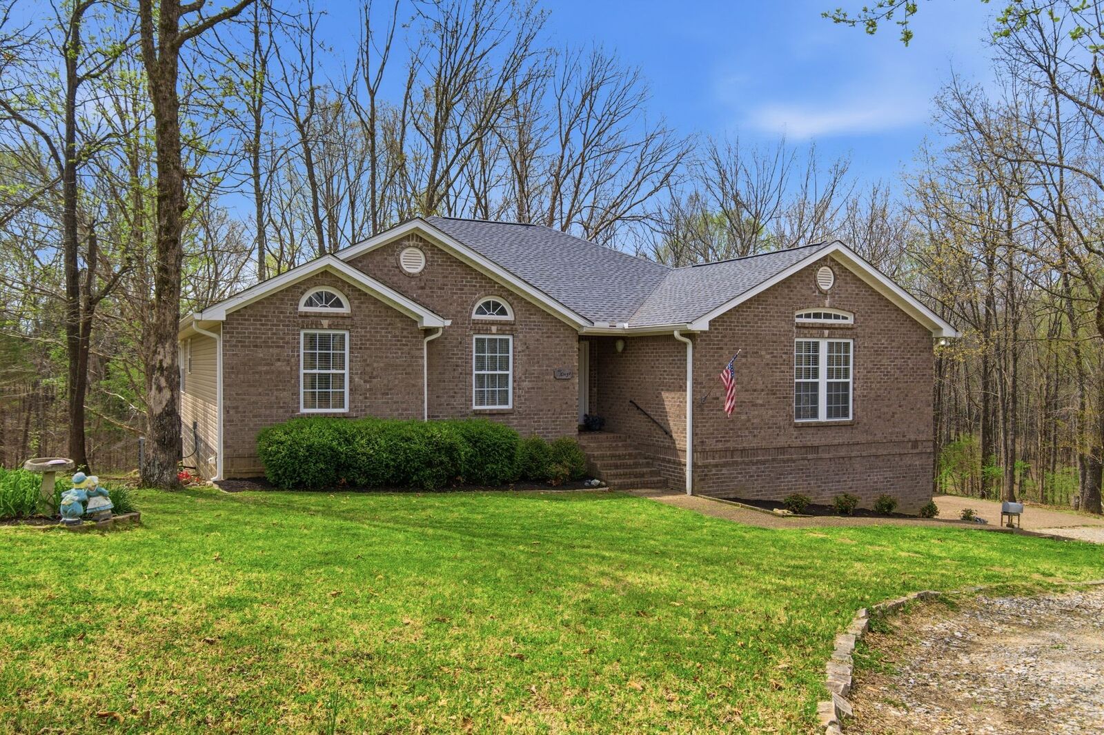Property Photo:  9207 Mockingbird Hills Ct  TN 37025 