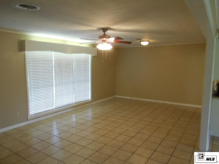 Property Photo: 401 Division Street LA 71291