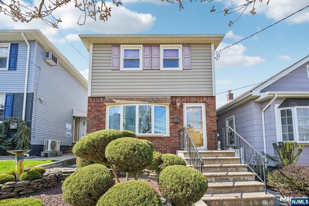 Property Photo:  151 Arlington Boulevard  NJ 07031 