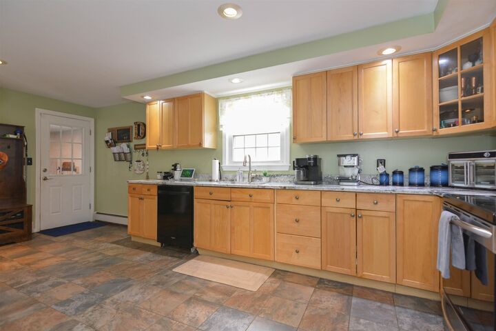 Property Photo:  40 Barkland Drive  NH 03038 