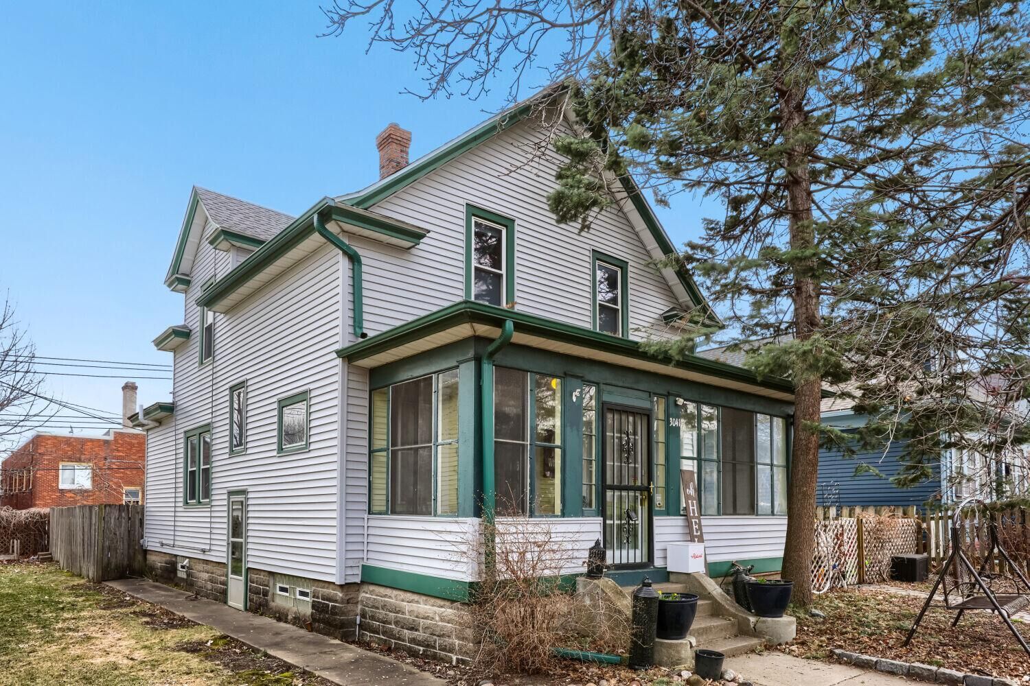 Property Photo:  3041 12th Avenue S  MN 55407 