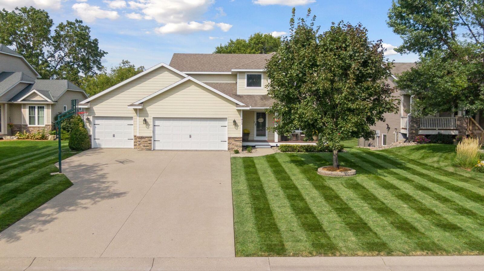 Property Photo:  913 Trellis Street  MN 55352 