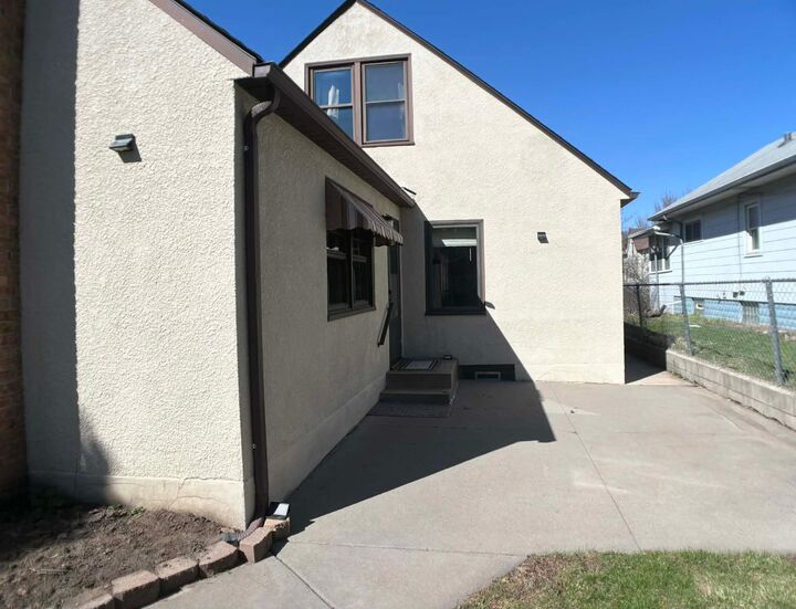 Property Photo:  982 Geranium Avenue E  MN 55106 