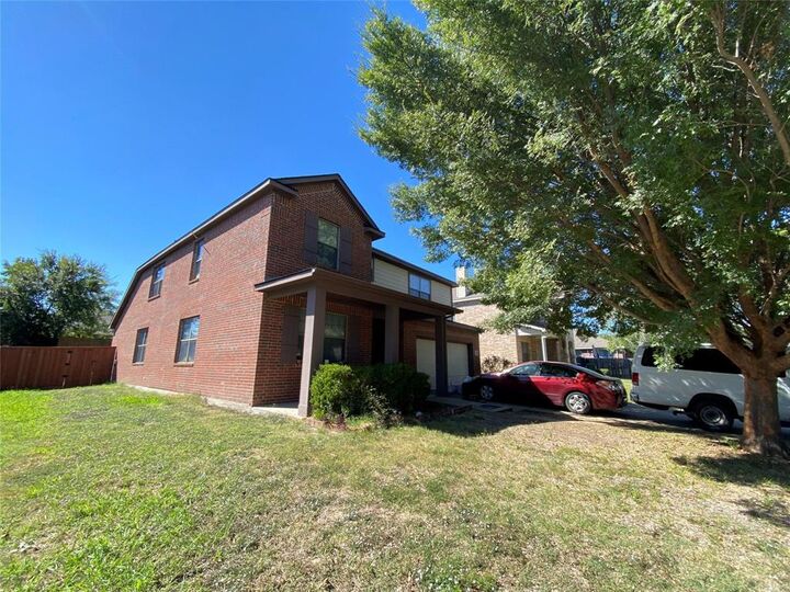 Property Photo: 2913 Castlebend Drive TX 75159