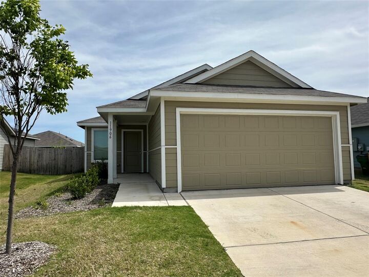 Property Photo:  11906 Hermosa Lane  TX 76247 