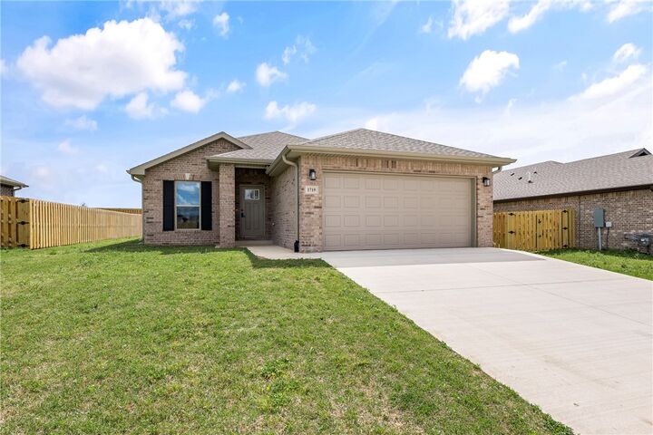 Property Photo:  1719 Farmer Street  AR 72751 