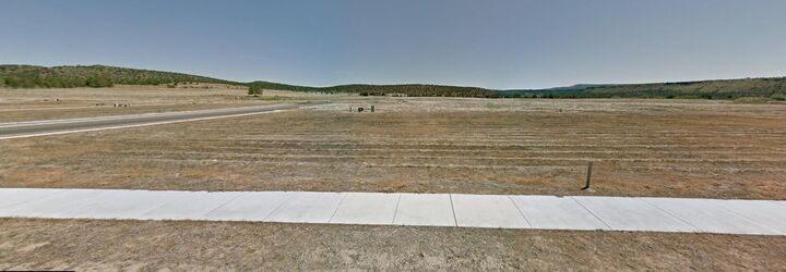 Property Photo:  772 NE Trestle Street  OR 97754 