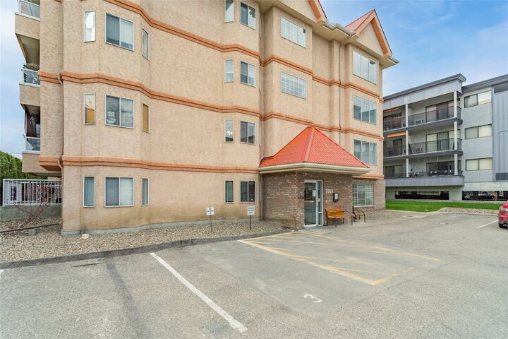 Photo de la propriété:  3609 30 Avenue 305  BC V1T 2E6 