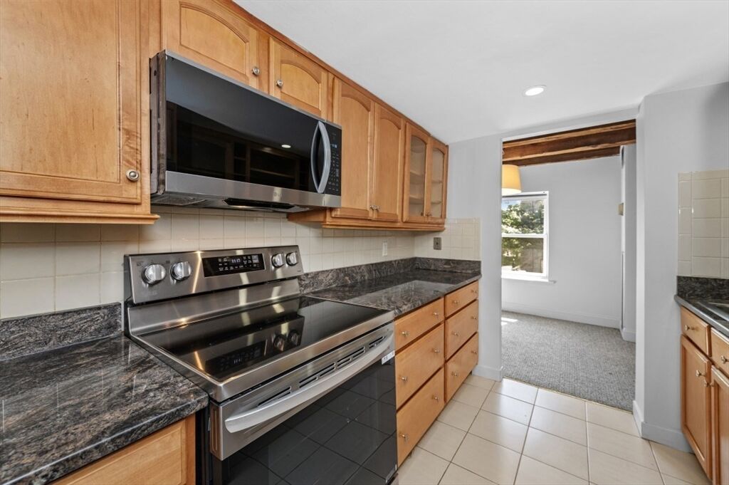 Property Photo: 120 Commercial St 4-1 MA 02109