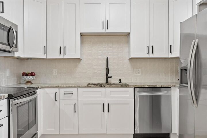 Property Photo: 4 Harvest Drive 225 MA 01845