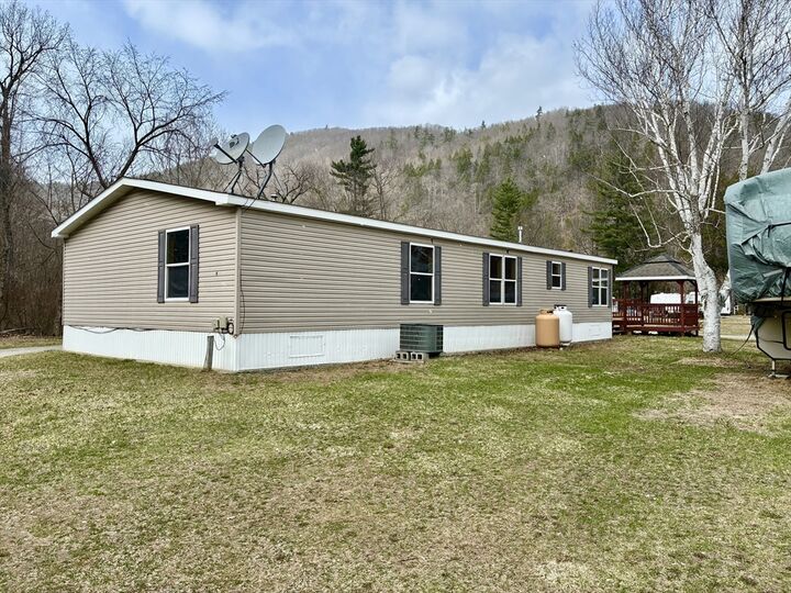 Property Photo:  559 Tea St 9  MA 01339 