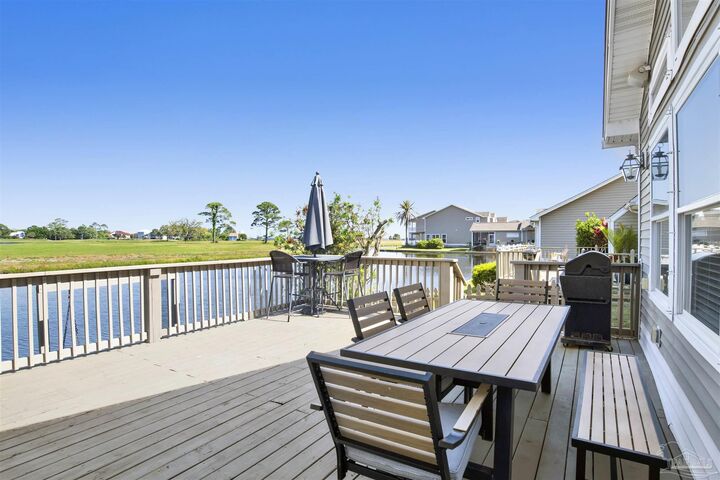 Property Photo:  1110 Lionsgate Ln  FL 32563 