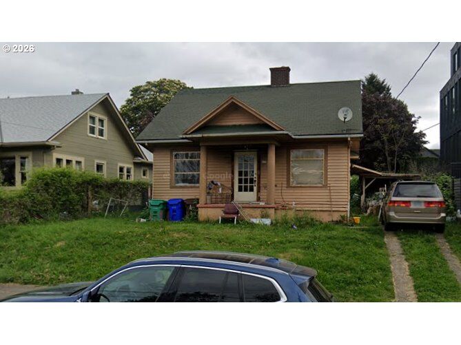 Property Photo:  825 N Blandena St  OR 97217 