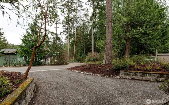 Property Photo:  2201  Ebony Street  WA 98368 