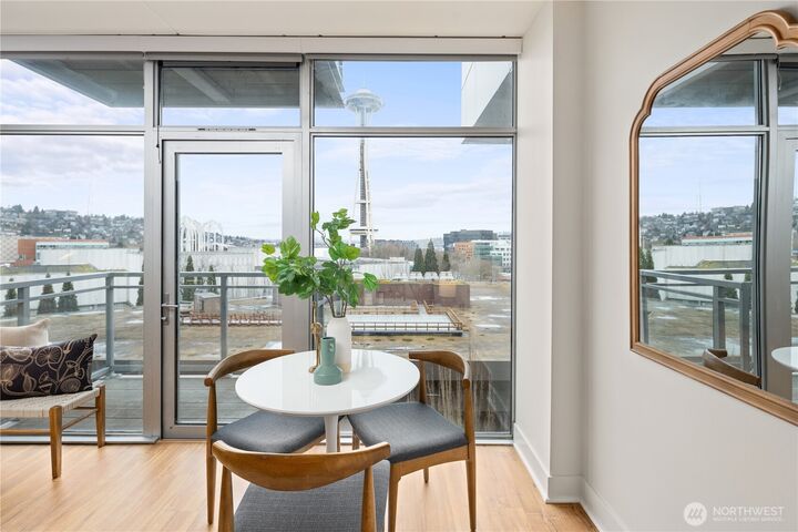 Property Photo:  2911  2nd Avenue 1112  WA 98121 