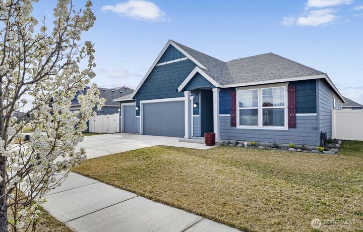 Property Photo:  4705 W Merlin Street  WA 98837 