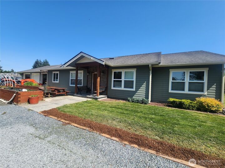 Property Photo:  1505  Falcon Lane  WA 98248 