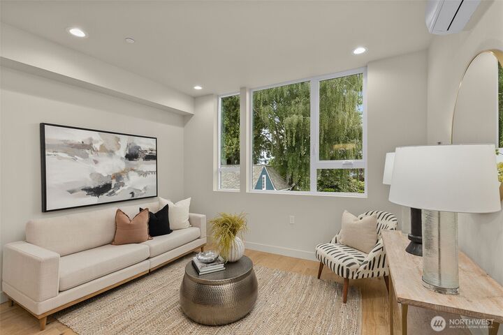 Property Photo:  1110 A  34th Avenue  WA 98122 