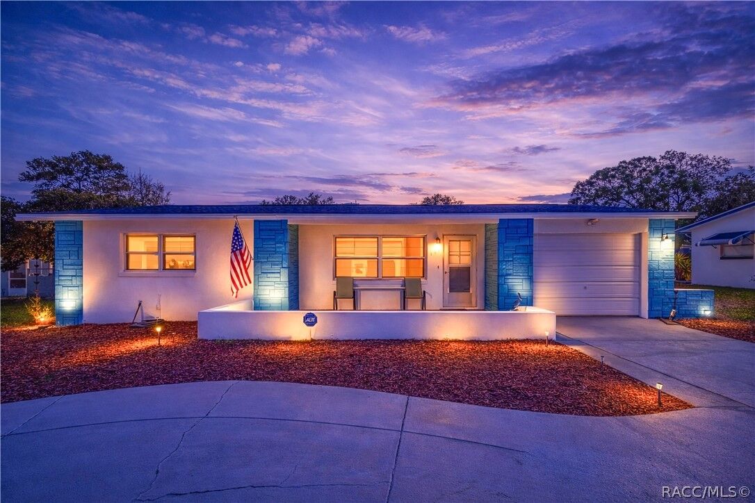 Property Photo:  101 S Tyler Street  FL 34465 