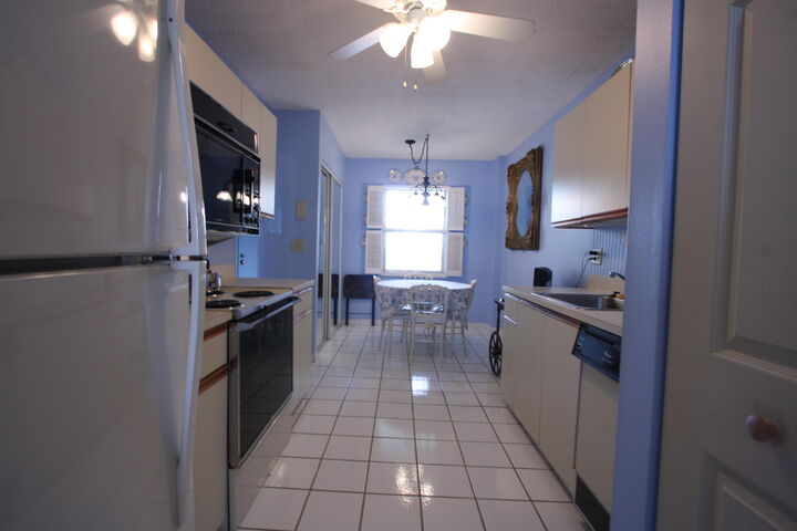 Property Photo: 6768 N 10th Avenue N 303 FL 33467