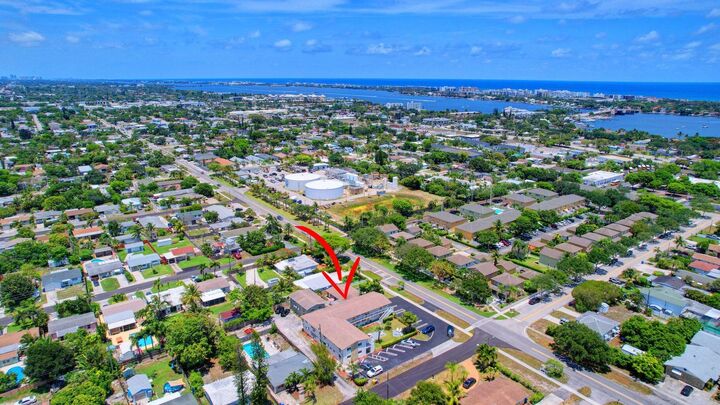 Property Photo:  525 S Broadway Street M  FL 33462 