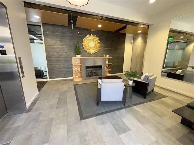 Property Photo:  2051 Villa Road 302  MI 48009 