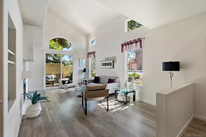 Property Photo: 3696 Ruette De Ville CA 92130