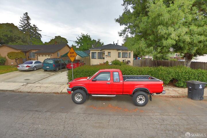 Property Photo: 2377 Poplar Avenue CA 94303
