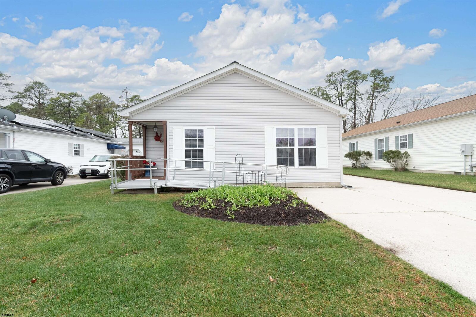 Property Photo:  33 Knollwood Dr  NJ 08330 