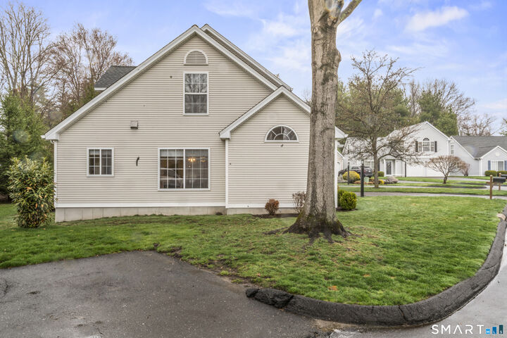 Property Photo:  95 Intervale Road 40  CT 06905 