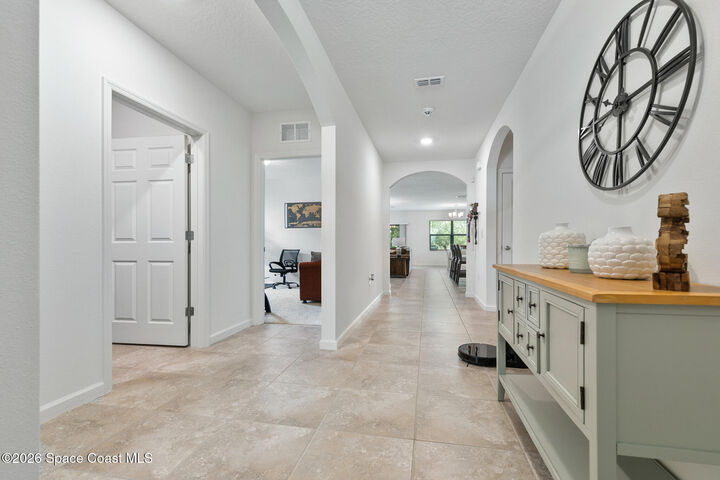 Property Photo: 840 Old Country Road SE FL 32909