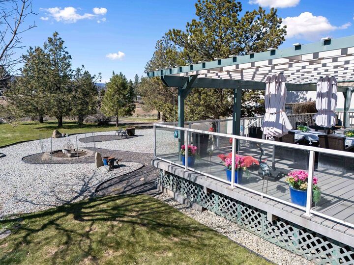 Property Photo:  42605 Doe Rd N  WA 99122 