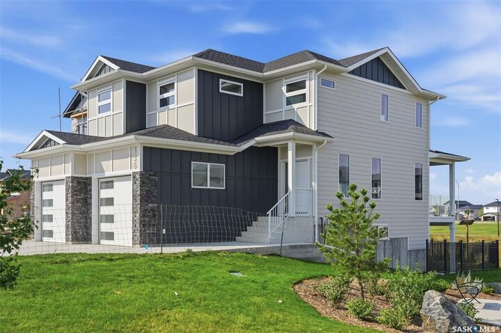 Property Photo:  435 Sharma Crescent  SK S7W 0Y4 