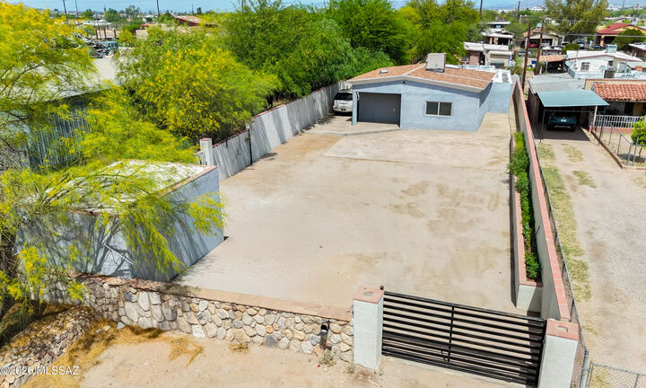 Property Photo:  701 E 38th Street  AZ 85713 