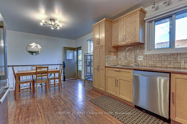 Photo de la propriété:  67 Weymouth Drive  ON N5V 4E3 