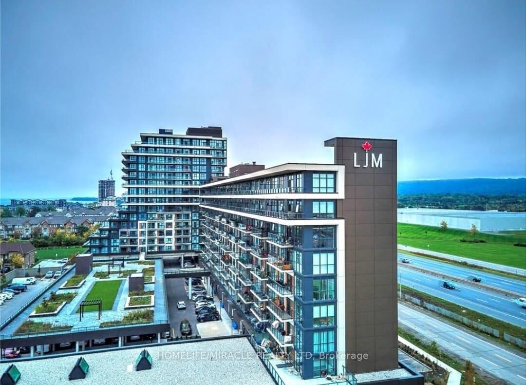 Property Photo:  560 North Service Road 602  ON L3M 0G3 
