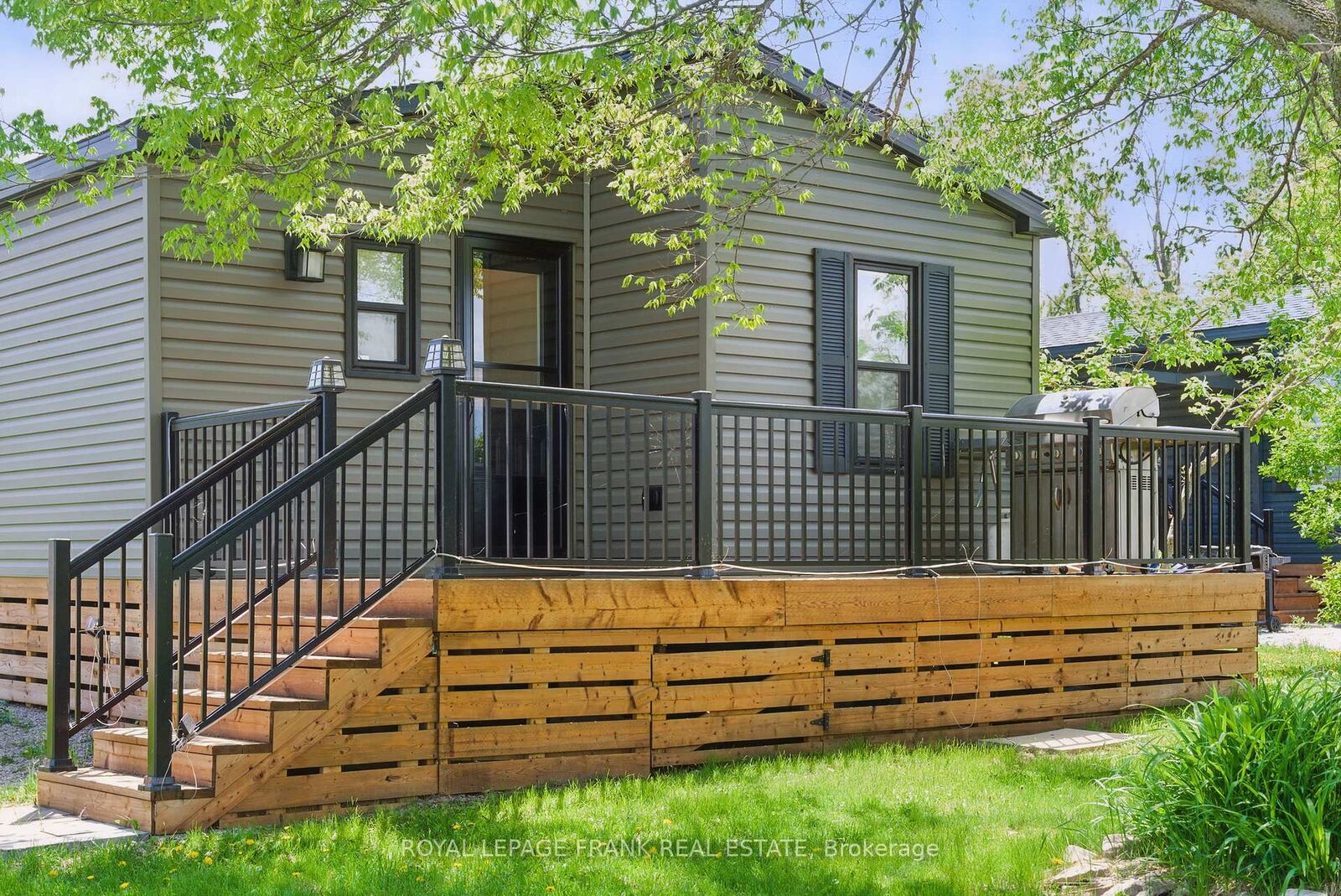Property Photo: 657 Thunder Bridge Road 87 ON K9V 4R1