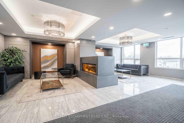 Property Photo: 5055 Greenlane Road 541 ON L3J 2J3