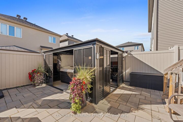 Photo de la propriété: 53 Boddington Street ON K2J 6G1