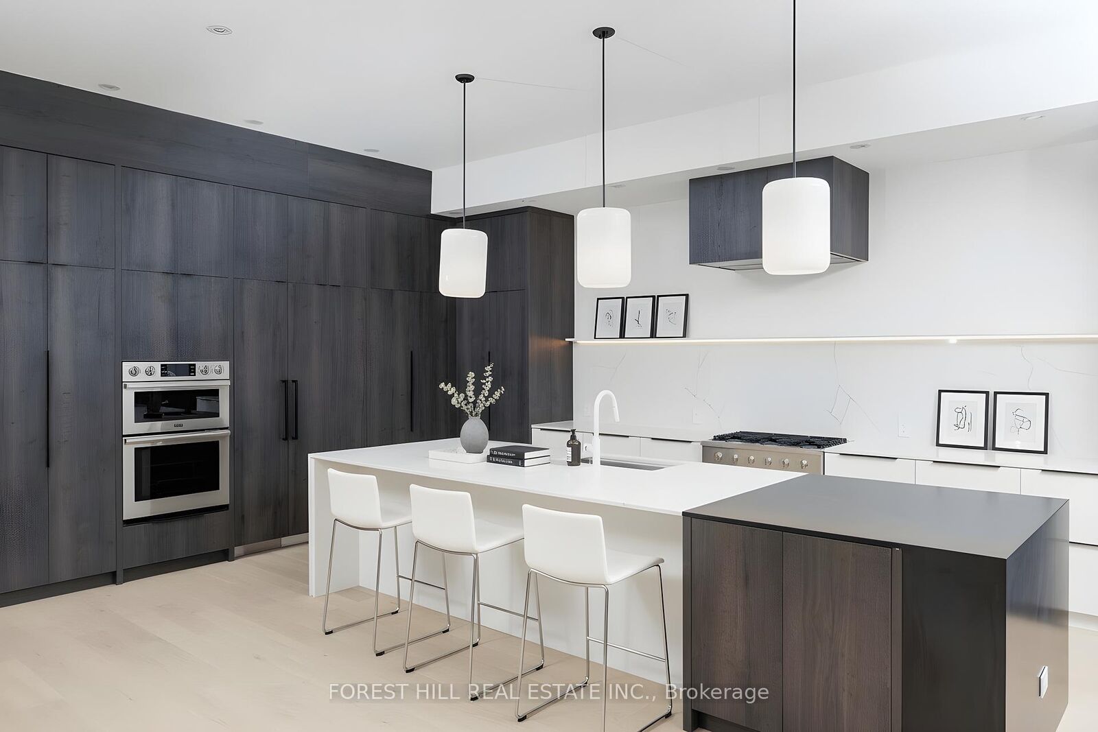 Property Photo: 170 Ranee Avenue ON M6A 1N5