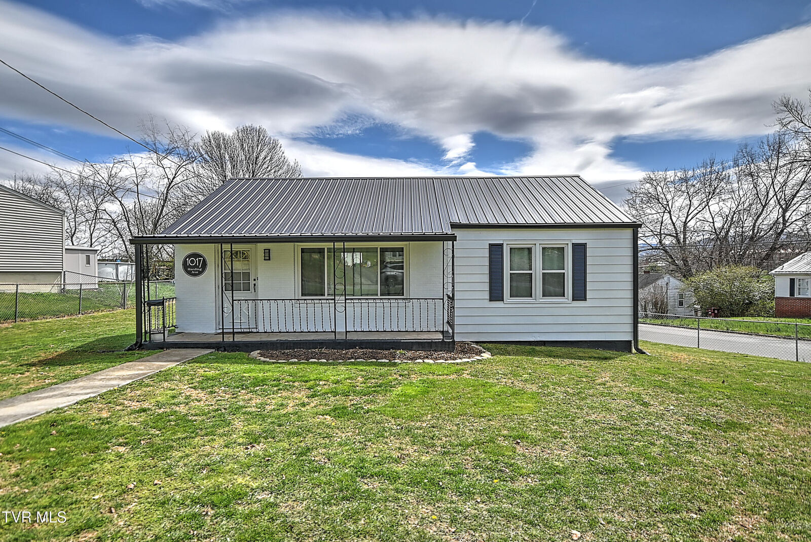 Property Photo:  1017 Harding Avenue  TN 37604 