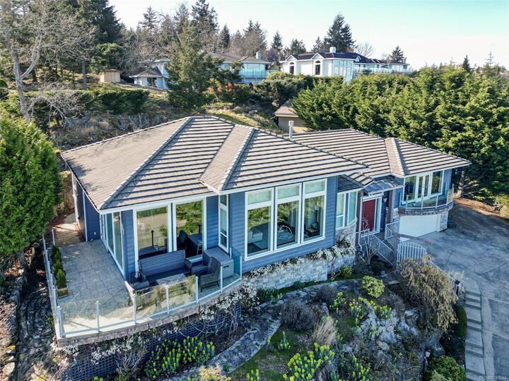 Property Photo:  3554 Collingwood Dr  BC V9P 9G4 