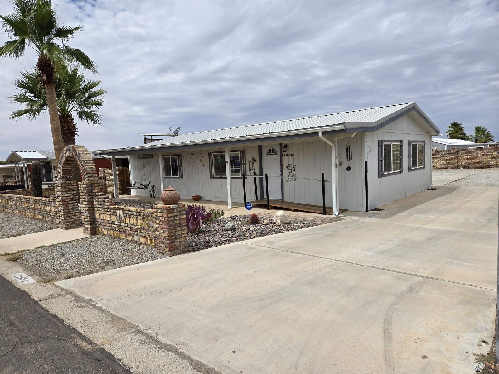 Property Photo: 11464 E 34 Pl AZ 85367
