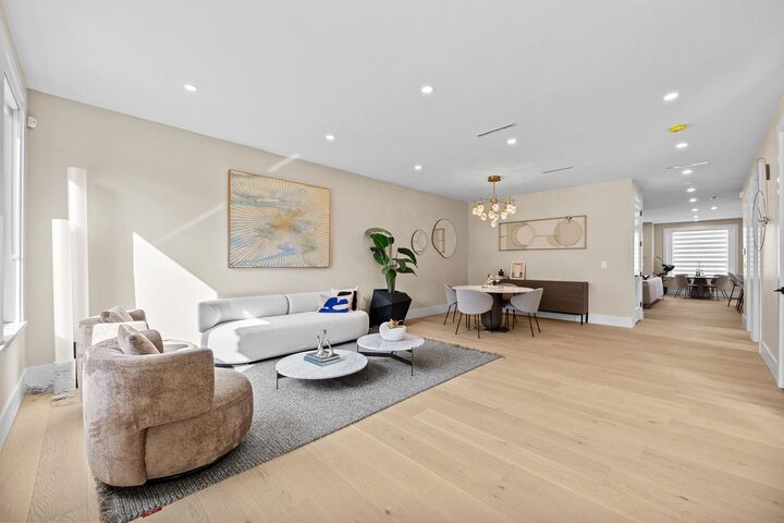 Property Photo: 5115 Buxton Street 2 BC V5H 1J7