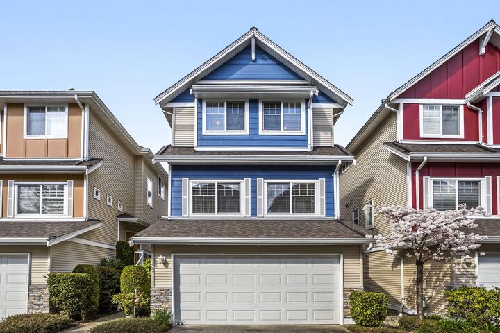 1108 Riverside Close 32 — photo 1